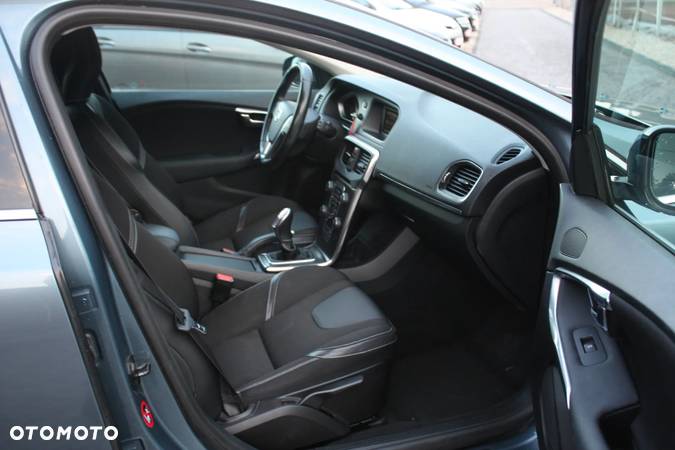 Volvo V40 D2 Kinetic - 17