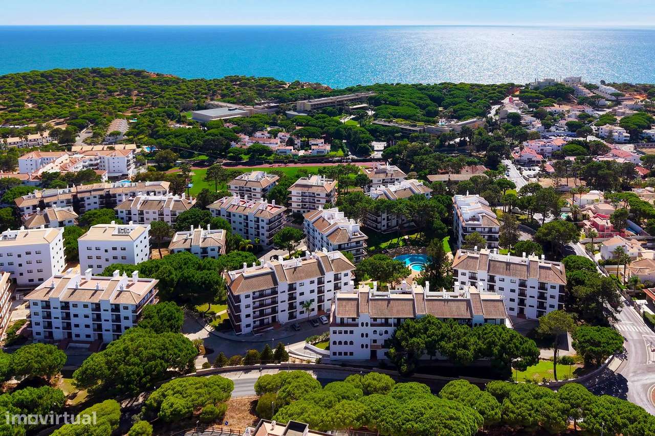 T2 a 500 m da Praia da Falésia com Garagem e Piscina | Albufeira-0