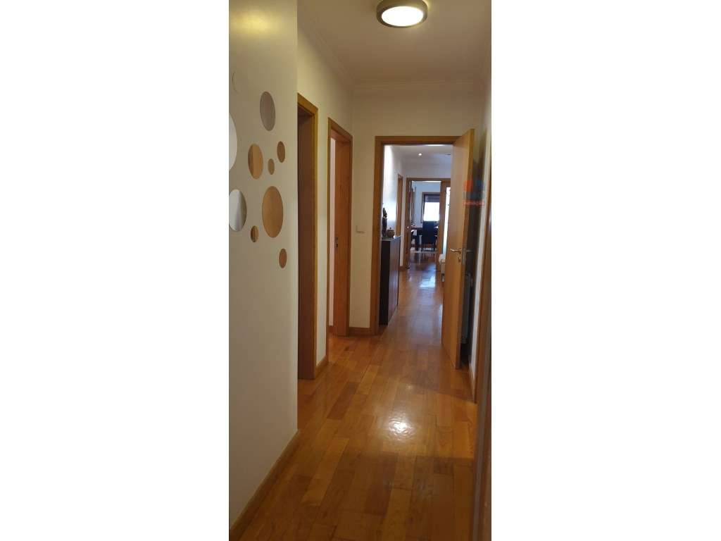 APARTAMENTO T3 COM 2 LUGARES DE GARAGEM NO CENTRO DE VILA REAL-18