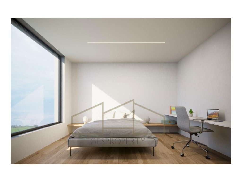 Moradia Isolada T4 com Piscina na Aroeira-14