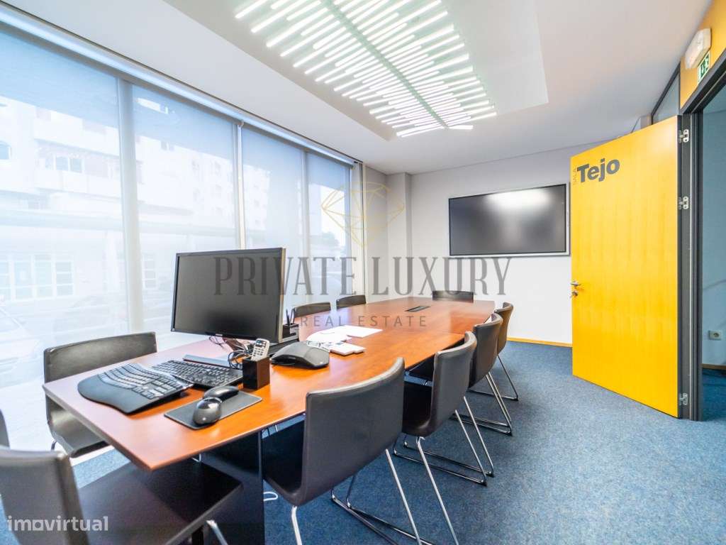 Escritório com 440m2, com 18 divisões e estacionamento privativo - Grande imagem: 5/33