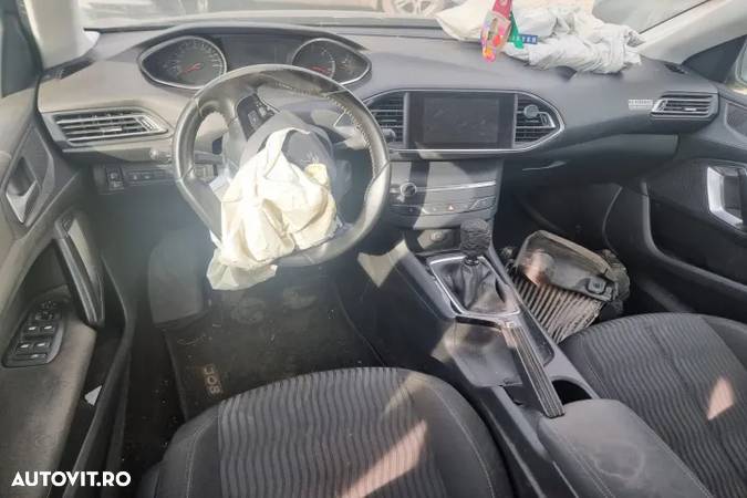 dezmembrez peugeot 308 T9 2015 volan stanga motor 1.6hdi  120CP  cod BHZ cutie de viteze usa portiera stanga dreapta fata aripa bara fata capota farurui navigatie jante r16 dezmembrari 207 208 2008 508 5008 3008 - 5