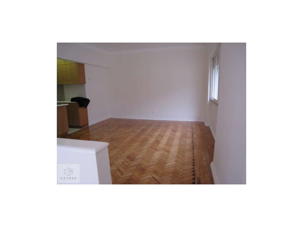 Apartamento T2 para arrendamento Alameda Linha das Torres - Grande imagem: 4/15