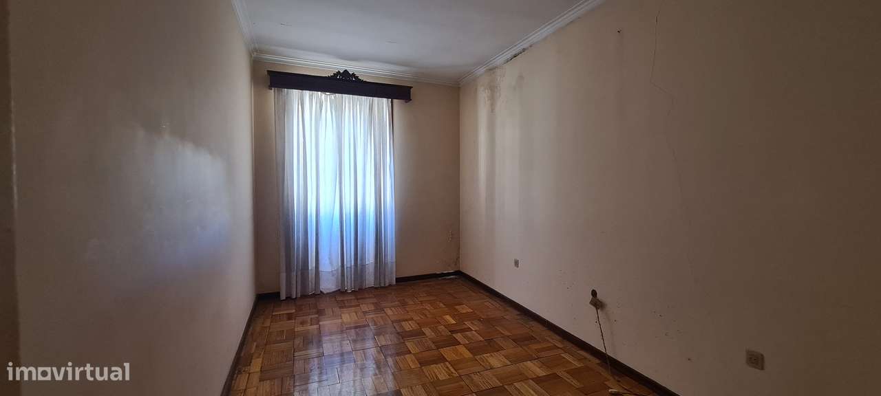 1230_01 Moradia garagem e espaço comercial no Centro de Vila do Conde-1