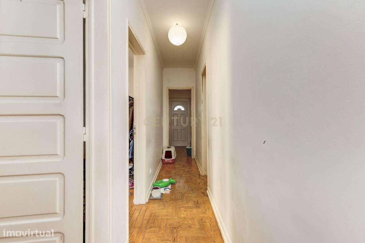 Prédio para reabilitação total em Cacilhas – excelente oportunidade de-7