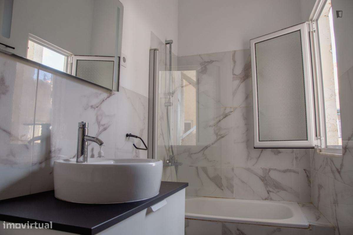 Quarto - localizado em Arroios Lisbon - Grande imagem: 3/8