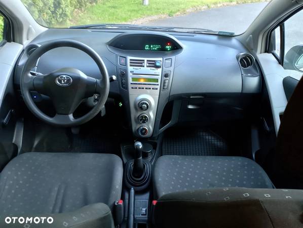 Toyota Yaris 1.3 Sol MM - 7