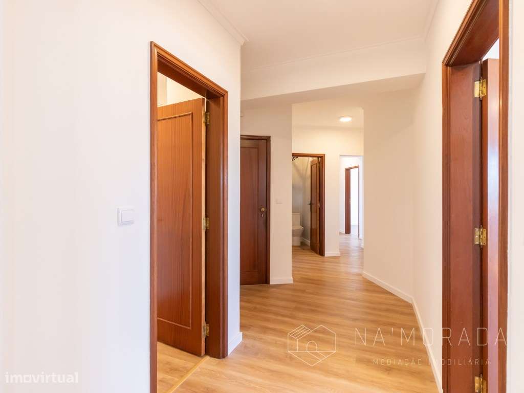 Apartamento T4 renovado para venda em Escapães, Santa Maria da Feira-7
