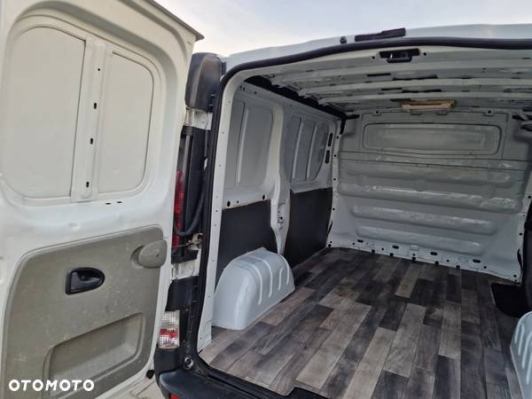 Opel Vivaro - 18