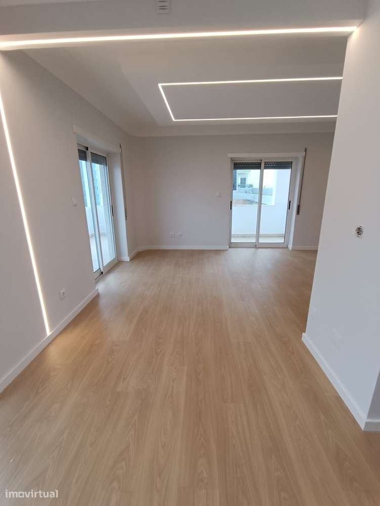 Excelente Apartamento T2 com Arrecadação PARA VENDA - Grande imagem: 5/38