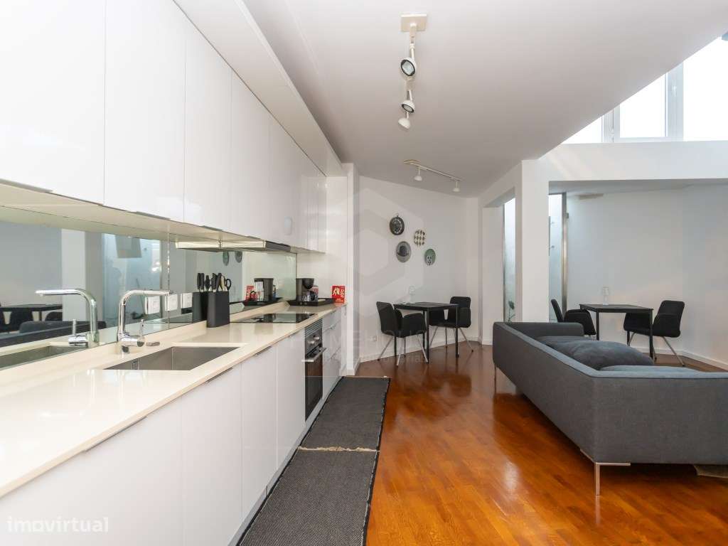 Predio no centro historico do seixal-4