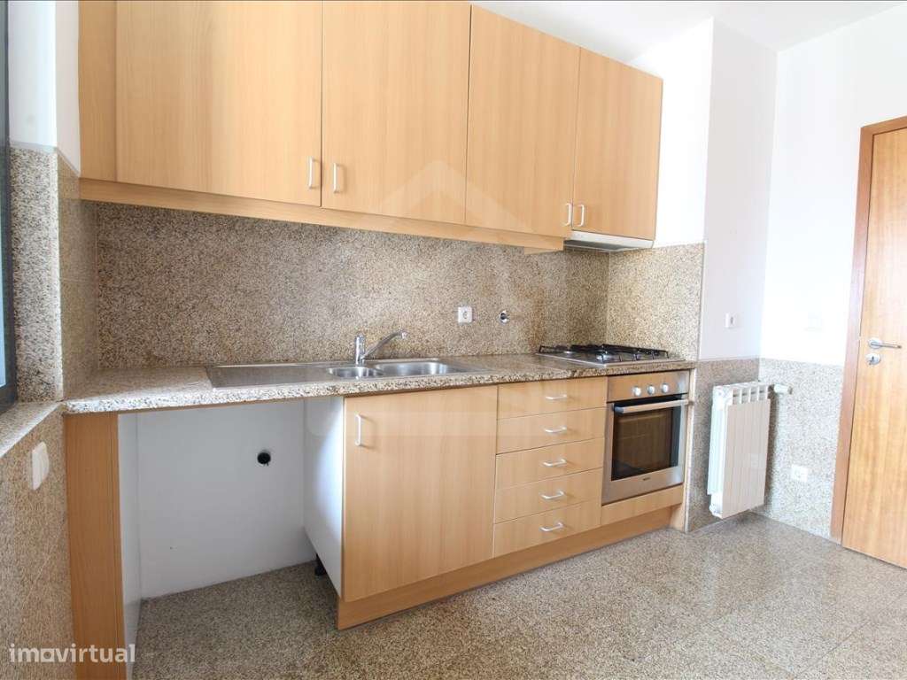 Apartamento T4 em Oliveira do Douro - Grande imagem: 5/22