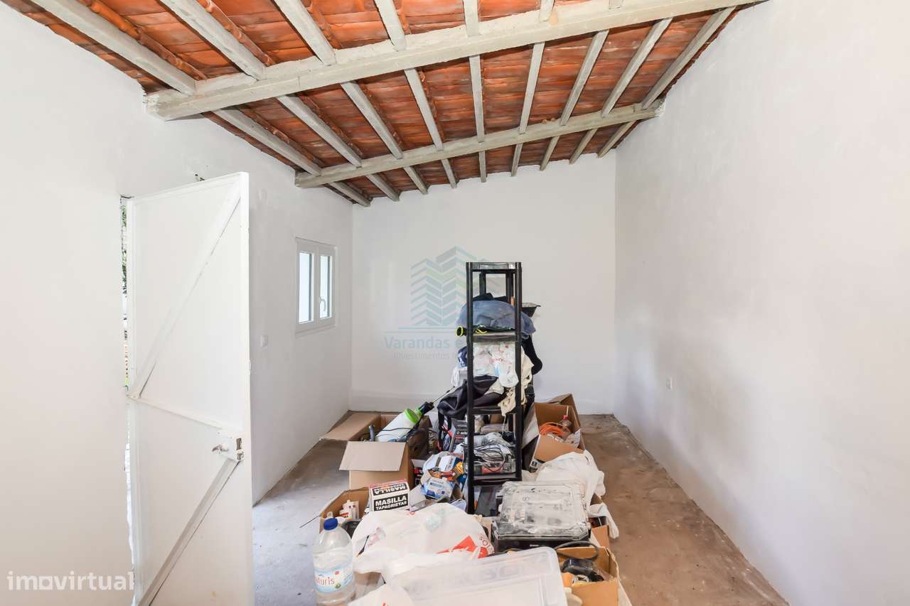 Moradia T3 remodelada com Anexos, Garagem e Poço.-26