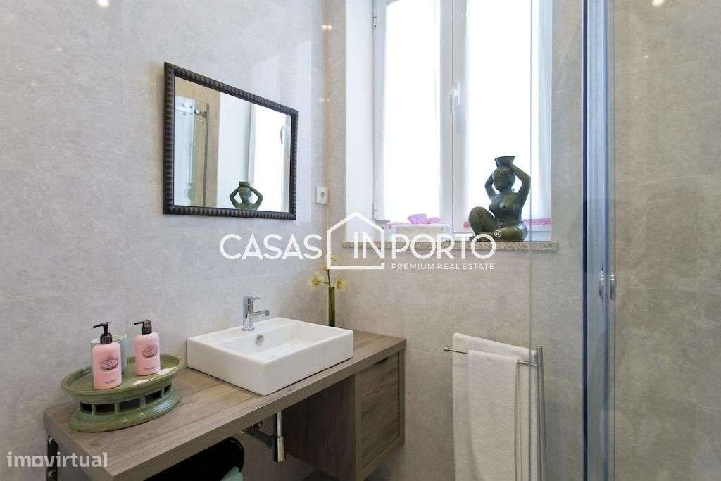 Moradia T4 de Traça Antiga Renovado com Licença AL-22