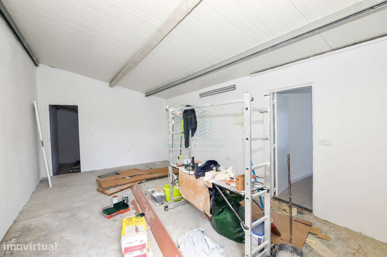 Moradia T3 remodelada com Anexos, Garagem e Poço.-22