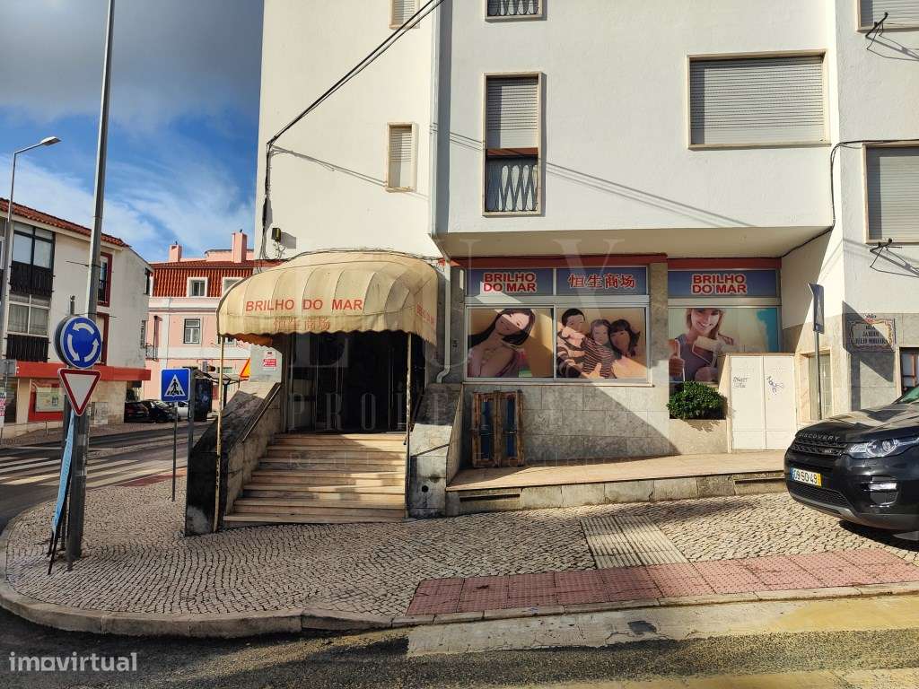 ESPAÇO COMERCIAL DE R/c COM 740m2 NO CENTRO DE CARCAVELOS-5