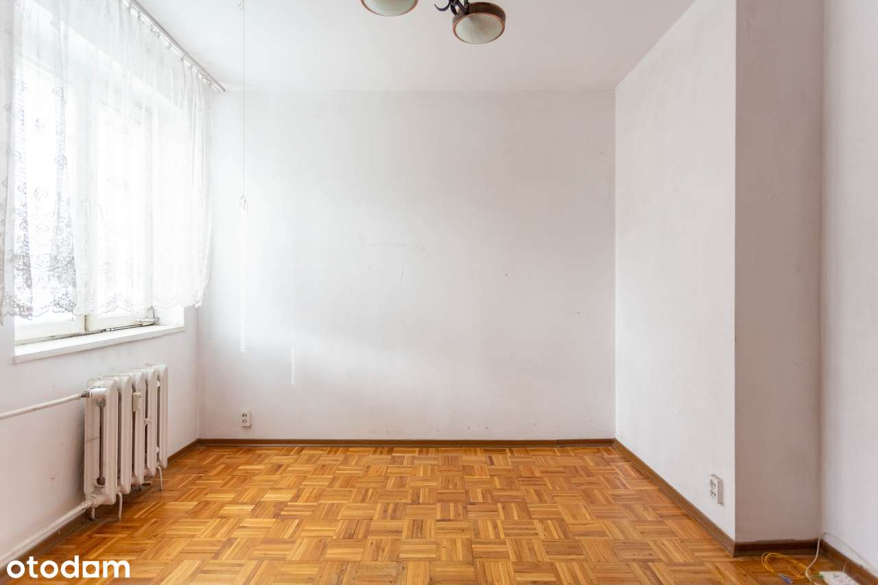 Trzypokojowe mieszkanie z balkonem na Piekarach-11