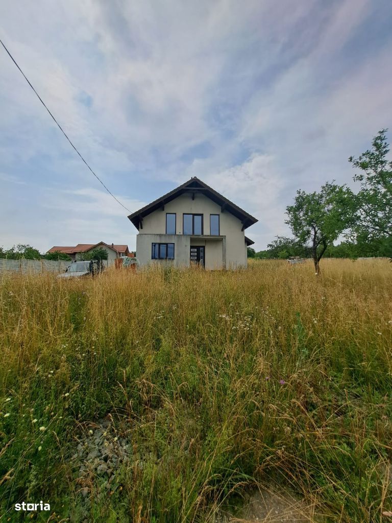 Vanzare- Casa P+M, in suprafata de aprox. 350mp, cu panorama + teren