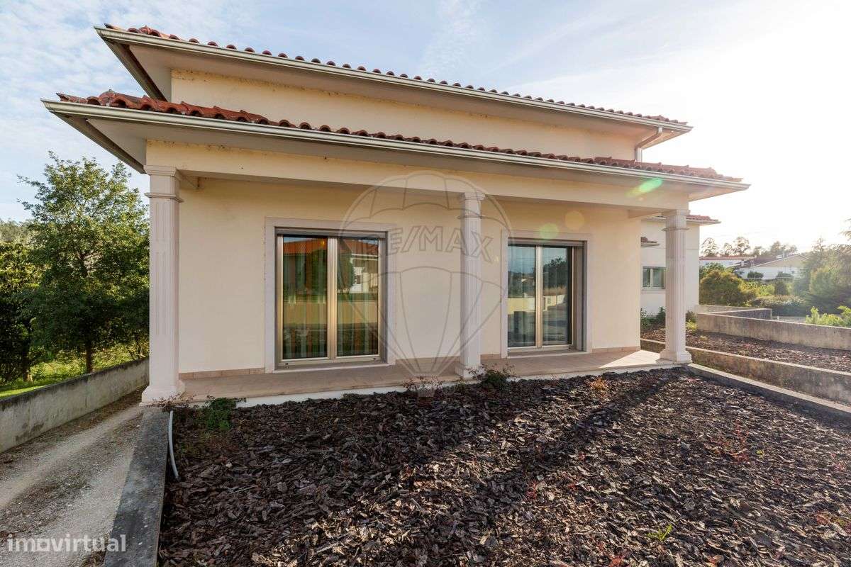 Moradia T3 para venda - Grande imagem: 2/43