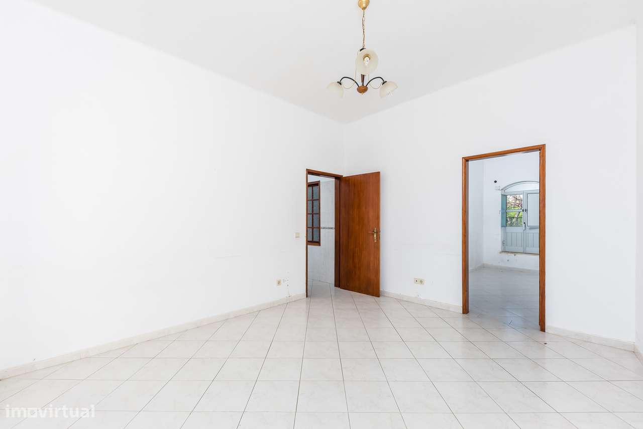 Moradia em Boliqueime com logradouro I 10 minutos da praia-6