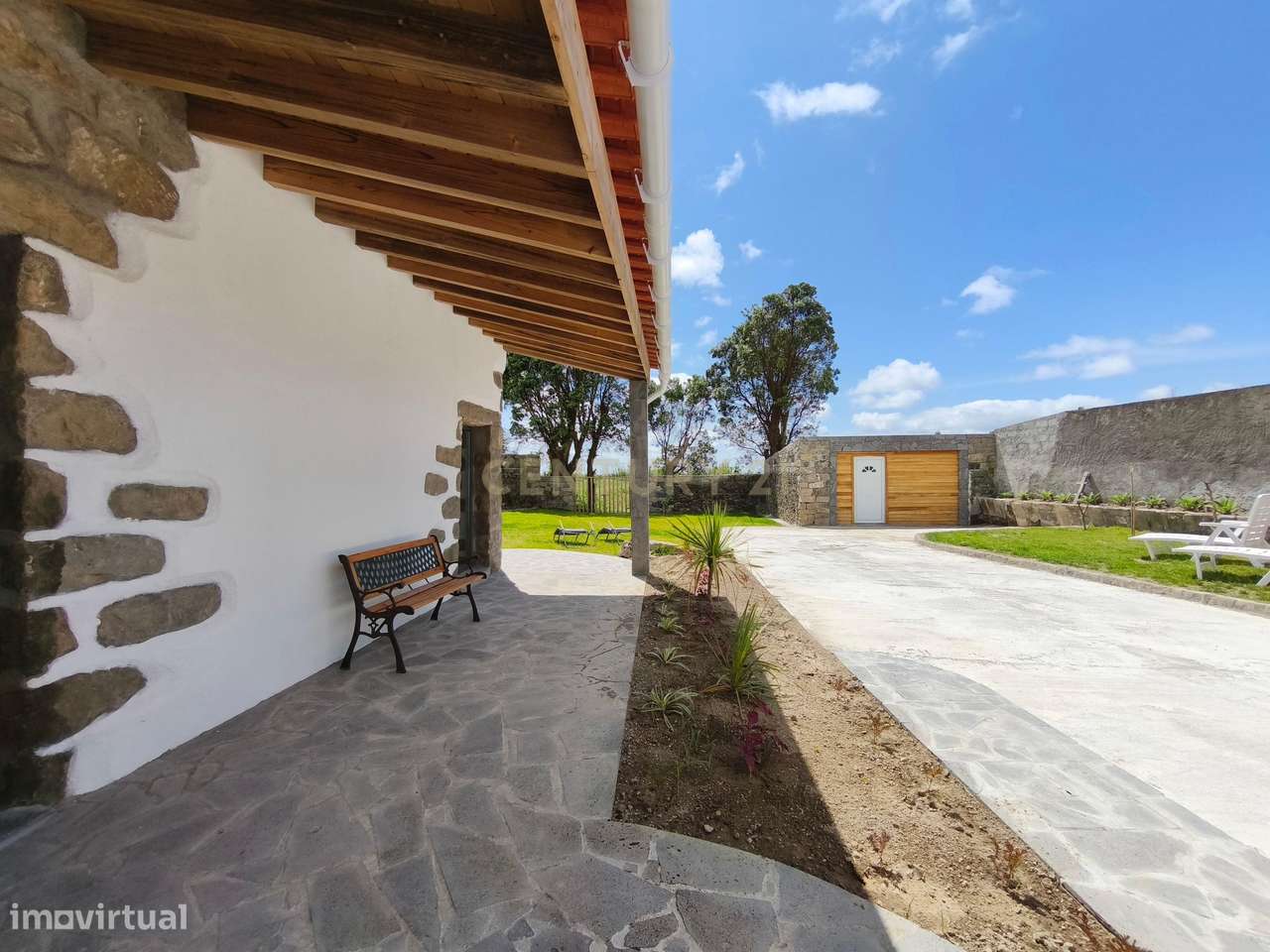 Moradia com vista mar a 5 minutos da praia dos Mosteiros. Uma casa de - Grande imagem: 3/36