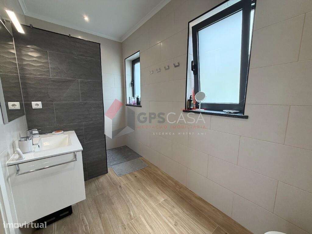 Moradia T3 de arquitetura moderna com excelentes áreas!-31