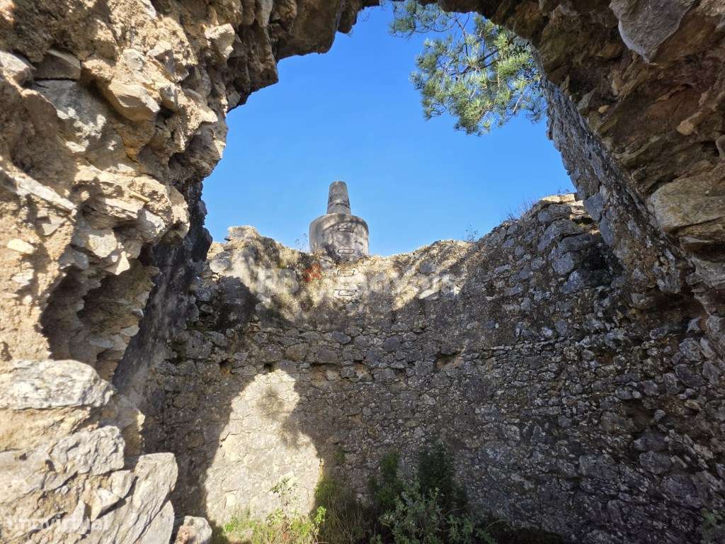 Moinho para reconstruir com terreno - Casal da Estrada, Tomar - Grande imagem: 2/5