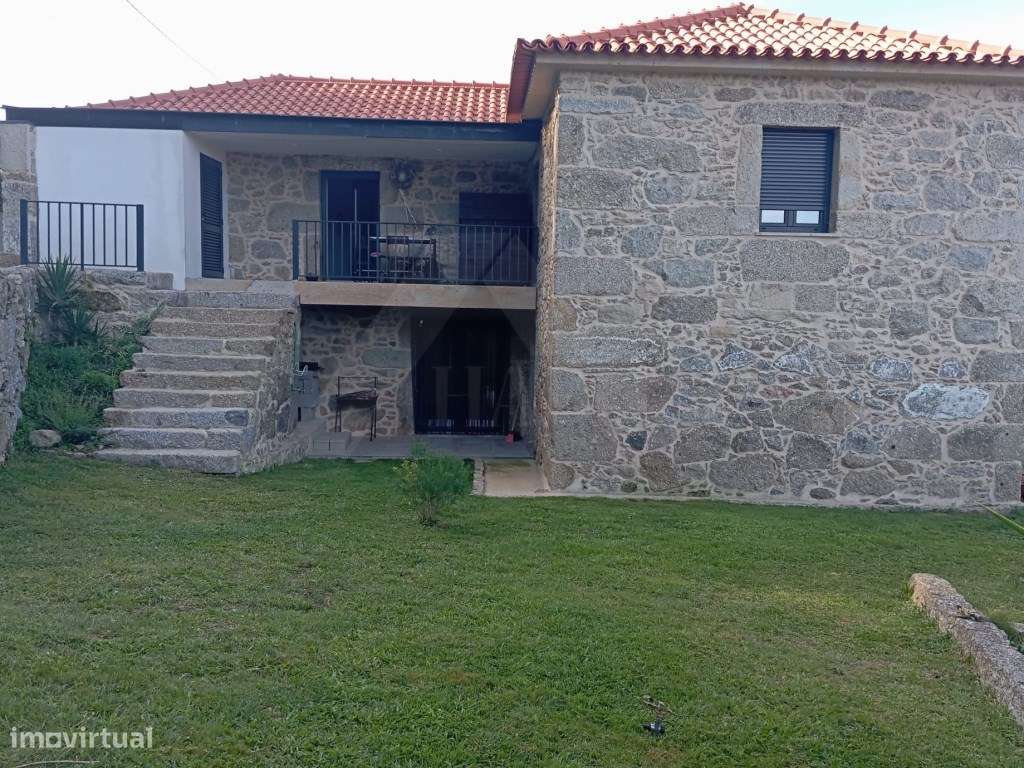 Moradia em pedra restaurada-2