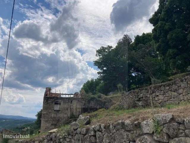 Ruína em Santa Ovaia (Oliveira do Hospital) - Grande imagem: 4/4