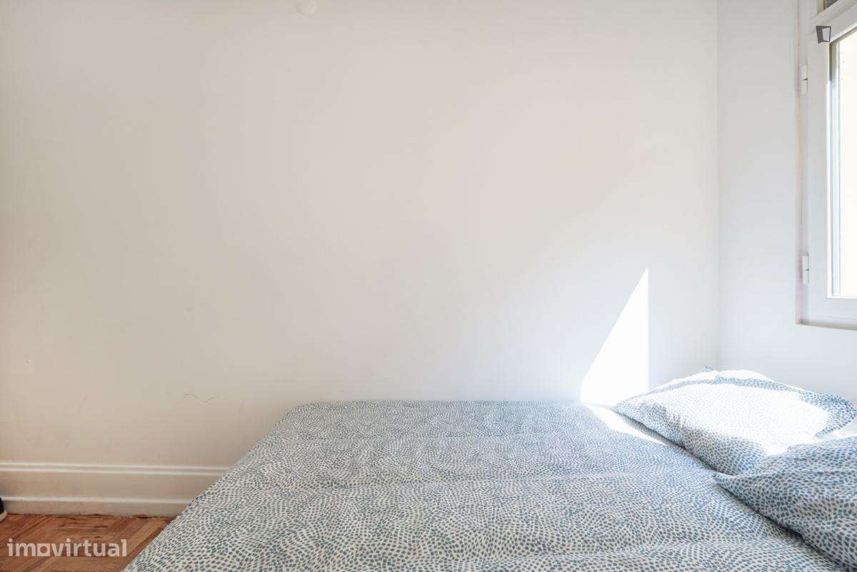 Quarto - localizado em Marquês de Pombal Lisbon - Grande imagem: 5/6