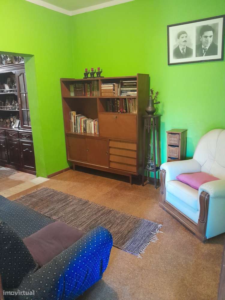 Moradia T3 C/ 10.000M2 Terreno C/ Furo-23