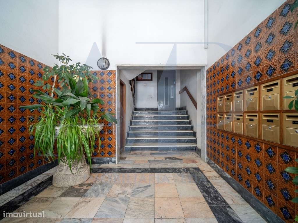 Apartamento T3+1 na Av. Londres-13