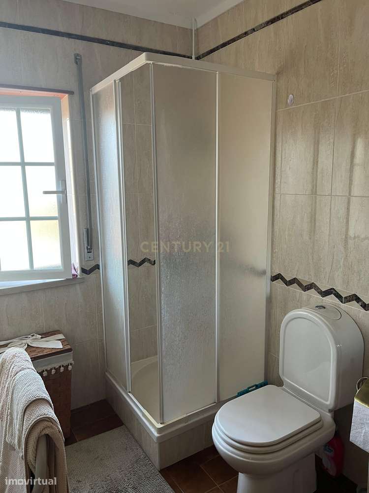 Moradia T4 em condomínio fechado com piscina, vista mar e walking dist-49