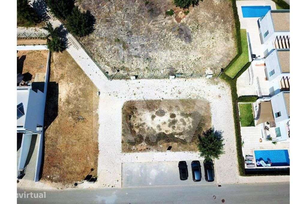 Lote de construção para fins comerciais. - Grande imagem: 3/4