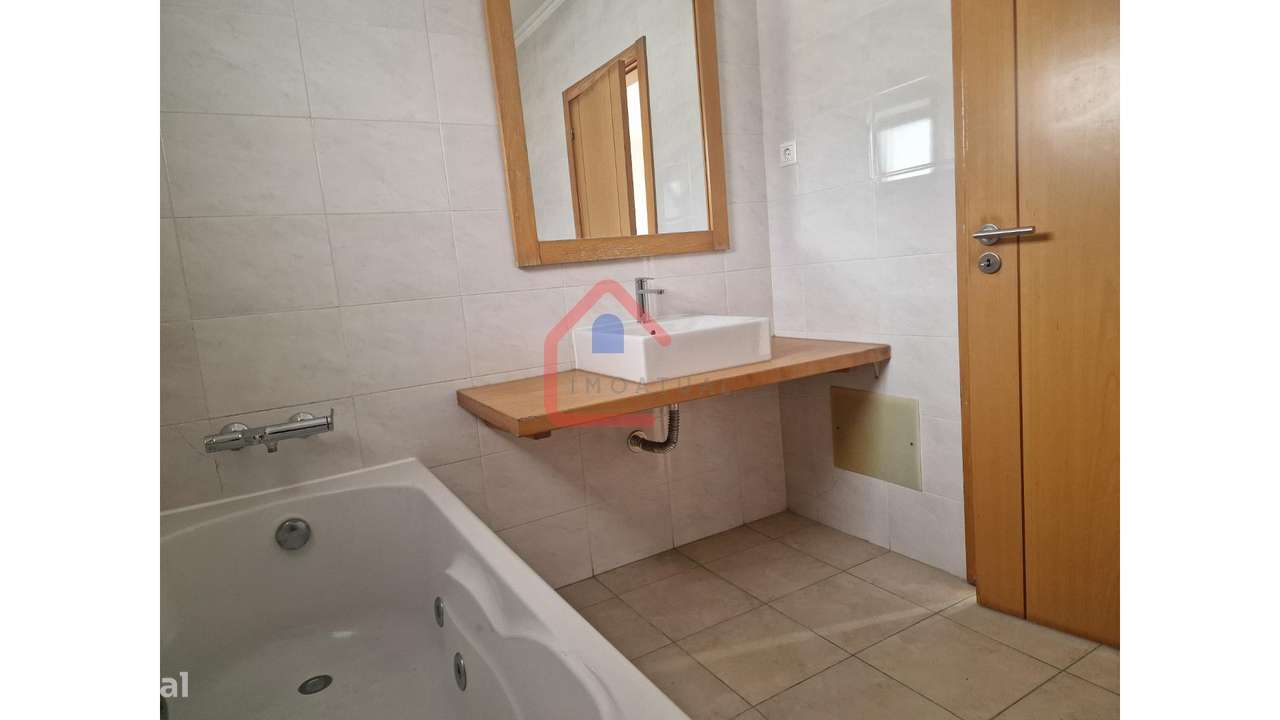 Moradia Isolada em Almada-26