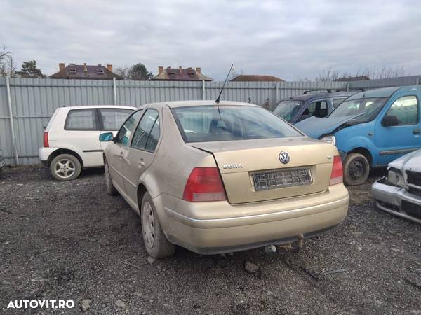 Dezmembram Volkswagen Bora, an 2001, 1.6 16V, 105 cp, Euro 4 - 1