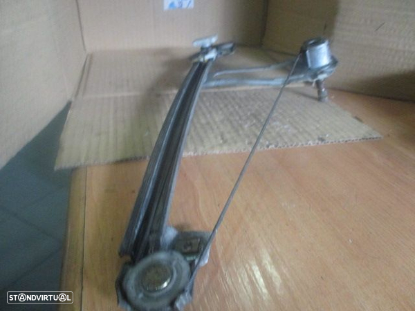 Elevador Manual ELEVM591 MERCEDES W124 1989 4P TD - 2