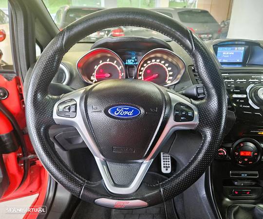 Ford Fiesta 1.6 EcoBoost c/ Pack Pele Desportiva ST - 28