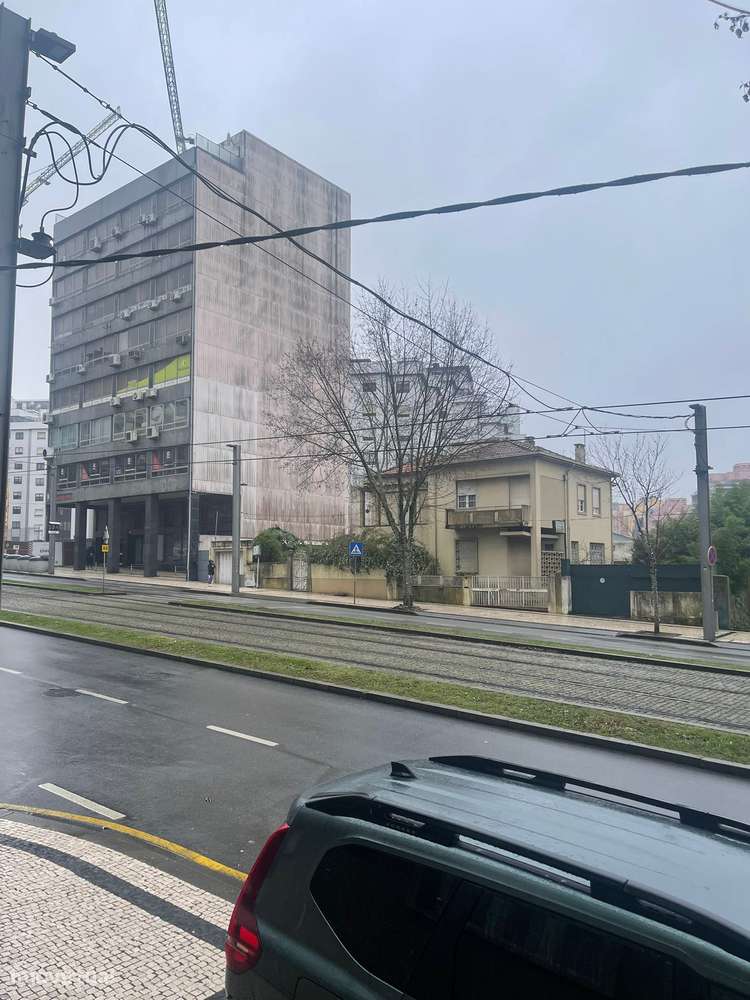T2+1 na Avenida da Republica junto ao El Corte Inglês-25