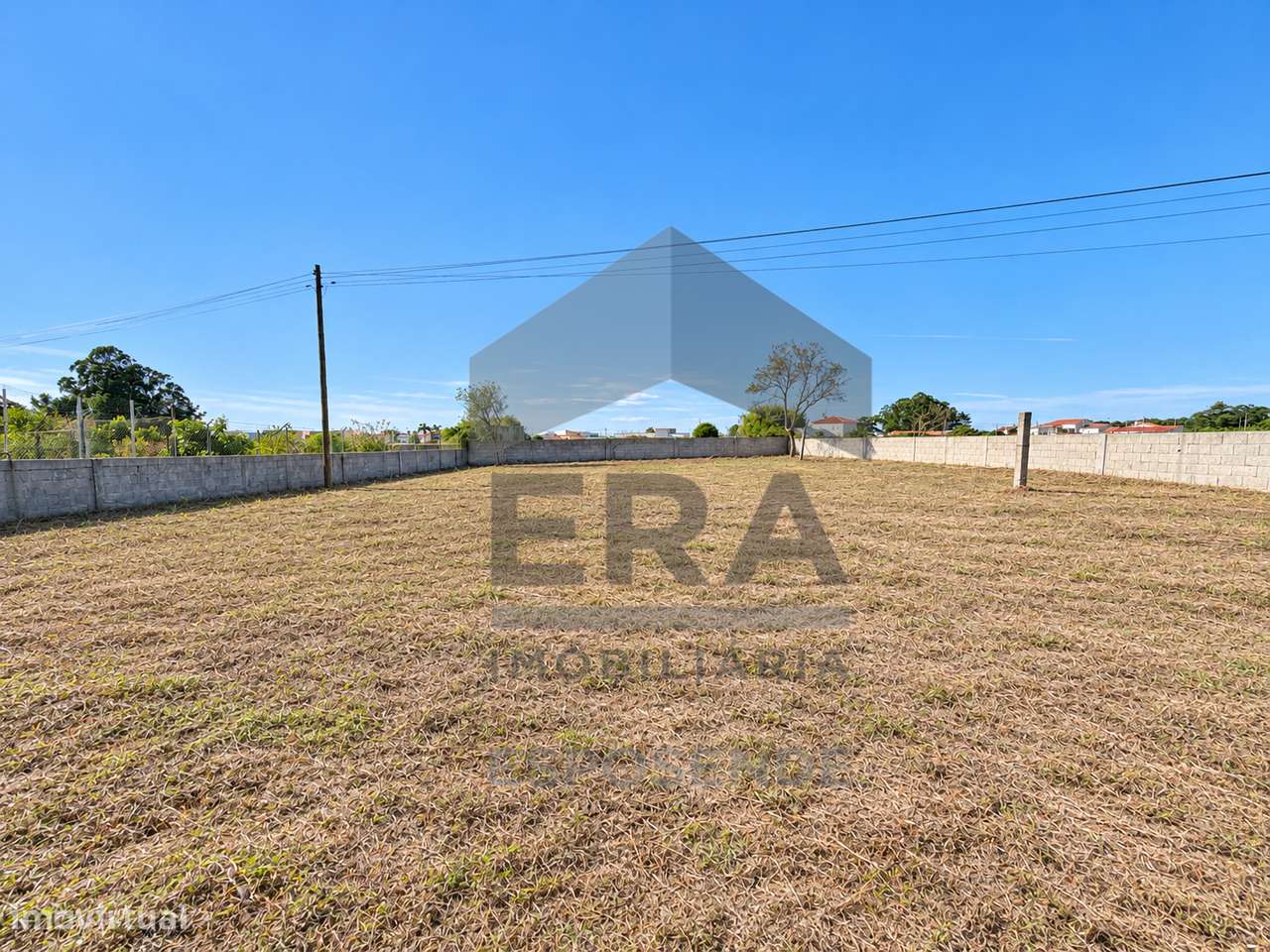 Amorim: Terreno de 1.775 m² com Moradia e Armazém-5