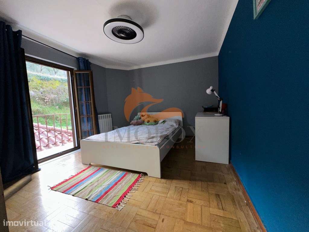 Quinta com 3 casas independentes e 9665m2 de terreno-10