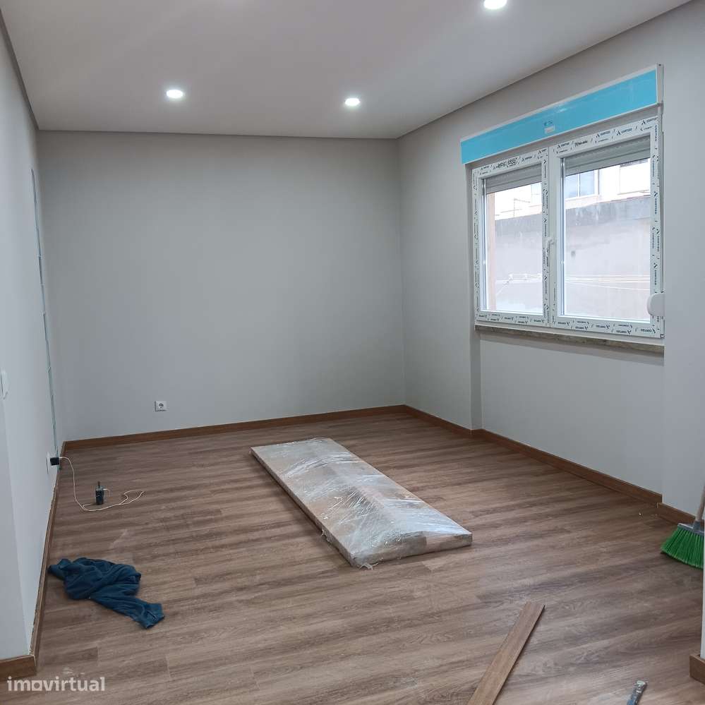 Apartamento T3, TOTALMENTE  REMODELADO, SEIXAL - Grande imagem: 5/34