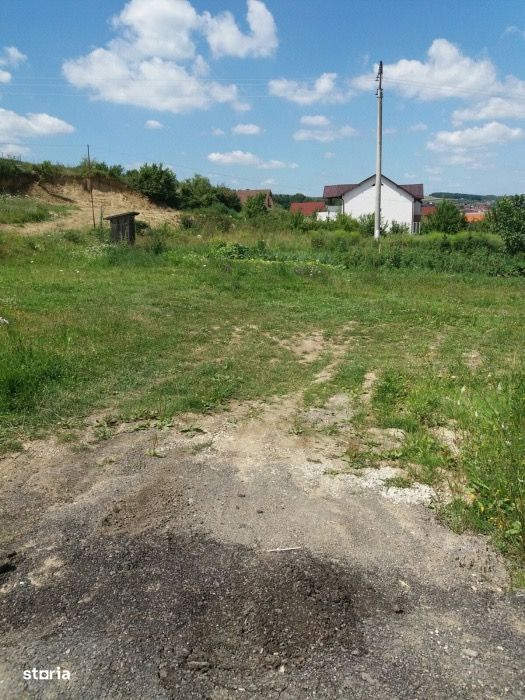 Teren intravilan 1400 mp Sărmaș-Europan cu panoramă spre Meseș