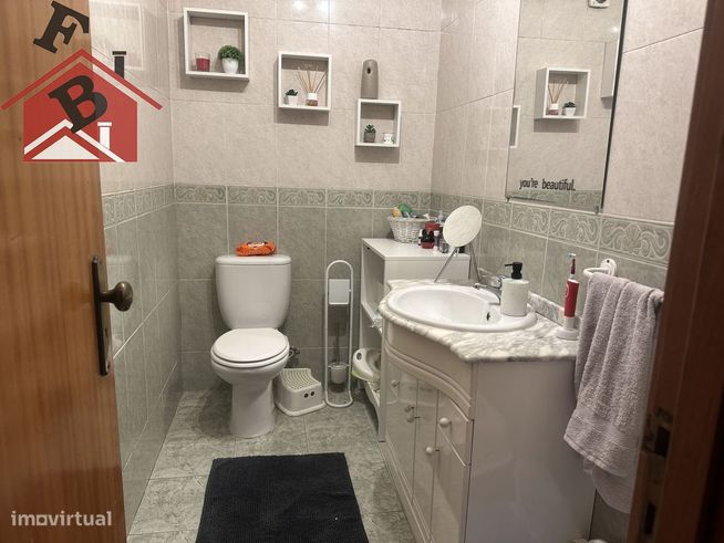 EXCELENTE T2 C/ LAREIRA ÁREA 123M2 SANTA MARINHA 220.000€-9