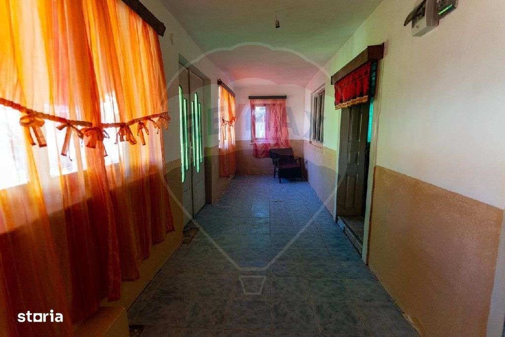 Casă / Vilă cu 4 camere de vânzare - Imagine principală: 4/20