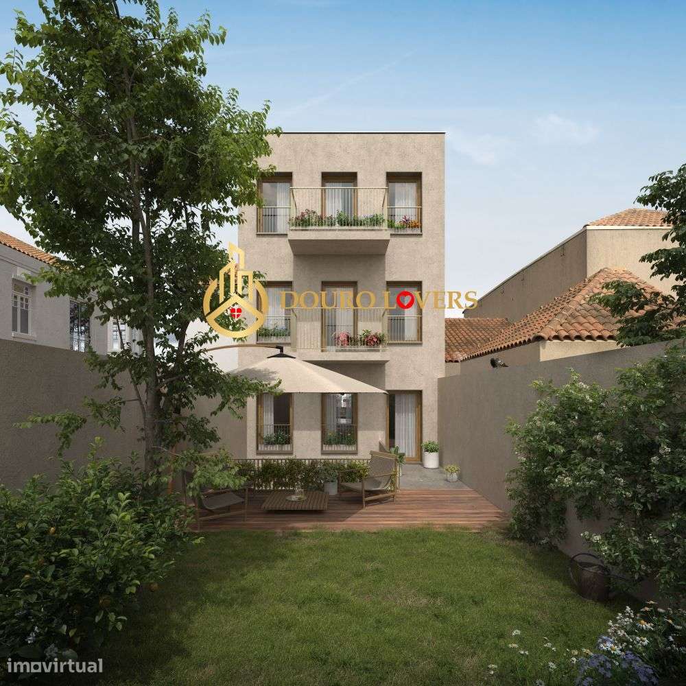 Moradia para reabilitar à venda em S. Roque da Lameira, Campanhã-1