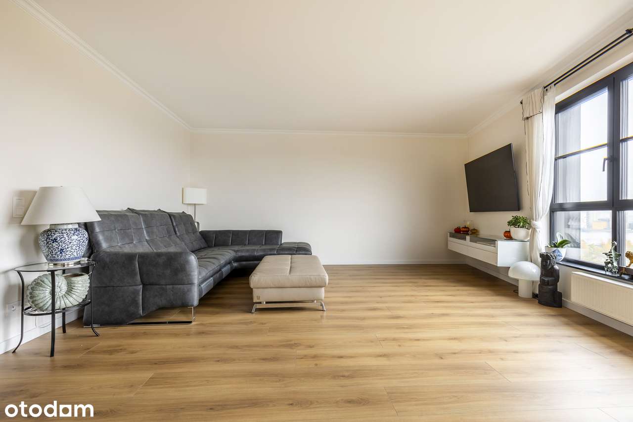 Doki Eurostyl, Młode Miasto, ul. ks. Jerzego Popiełuszki-2