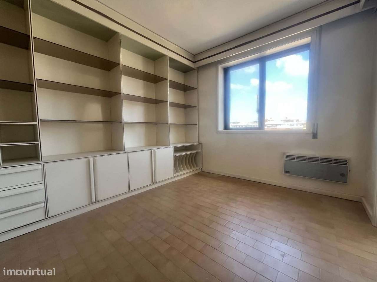 Apartamento T1 no centro do Porto com garagem-20