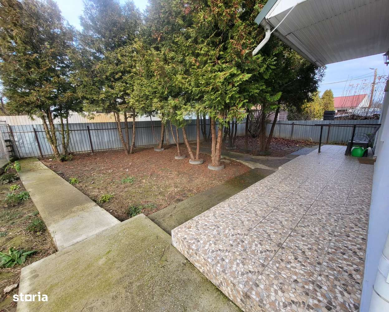 Letea Veche Casa P+M din caramida, an 2006, living + 3 Dormitoare - Imagine principală: 5/13