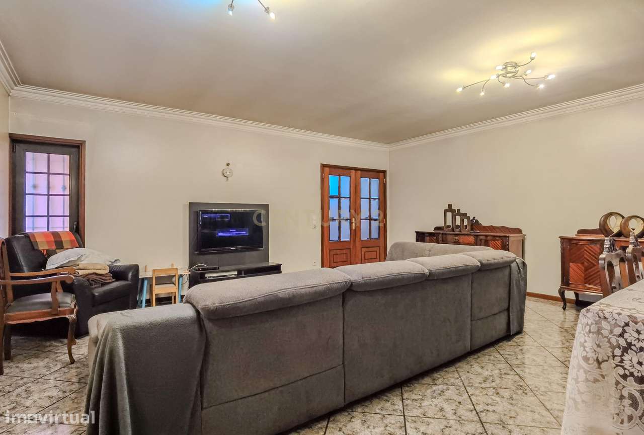 Moradia 4 frentes, T4 em Paiço, Lavra-27